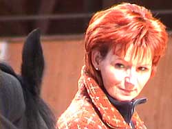 Frau und Pferd